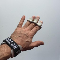 Накладки  для перекладины с пластиковым валиком (узкие). На липучке 