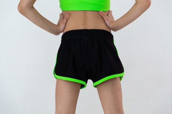 Шорты спортивные. Окантовка - неон