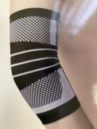 Суппорт локтя эластичный