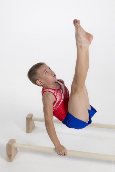 Купальник гимнастический мужской Космос. Красный/белый