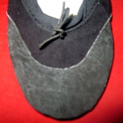 Балетки черные. На резинках.