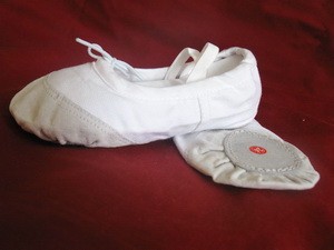 Балетки белые. На резинках. 