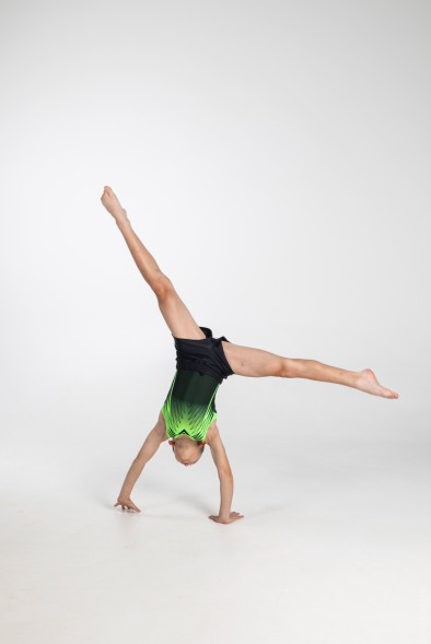 Купальник гимнастический мужской NEO. Зеленый