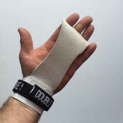 Накладки на руки для перекладины с пластиковым валиком. На липучке 