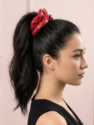 Резинка для волос со стразами. Красная