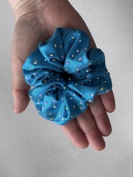 Резинка для волос со стразами. Голубая